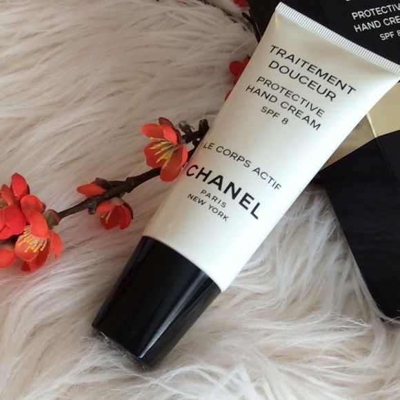 💞CHANEL Paris New York 💞protective hand cream - Picture 2 of 8